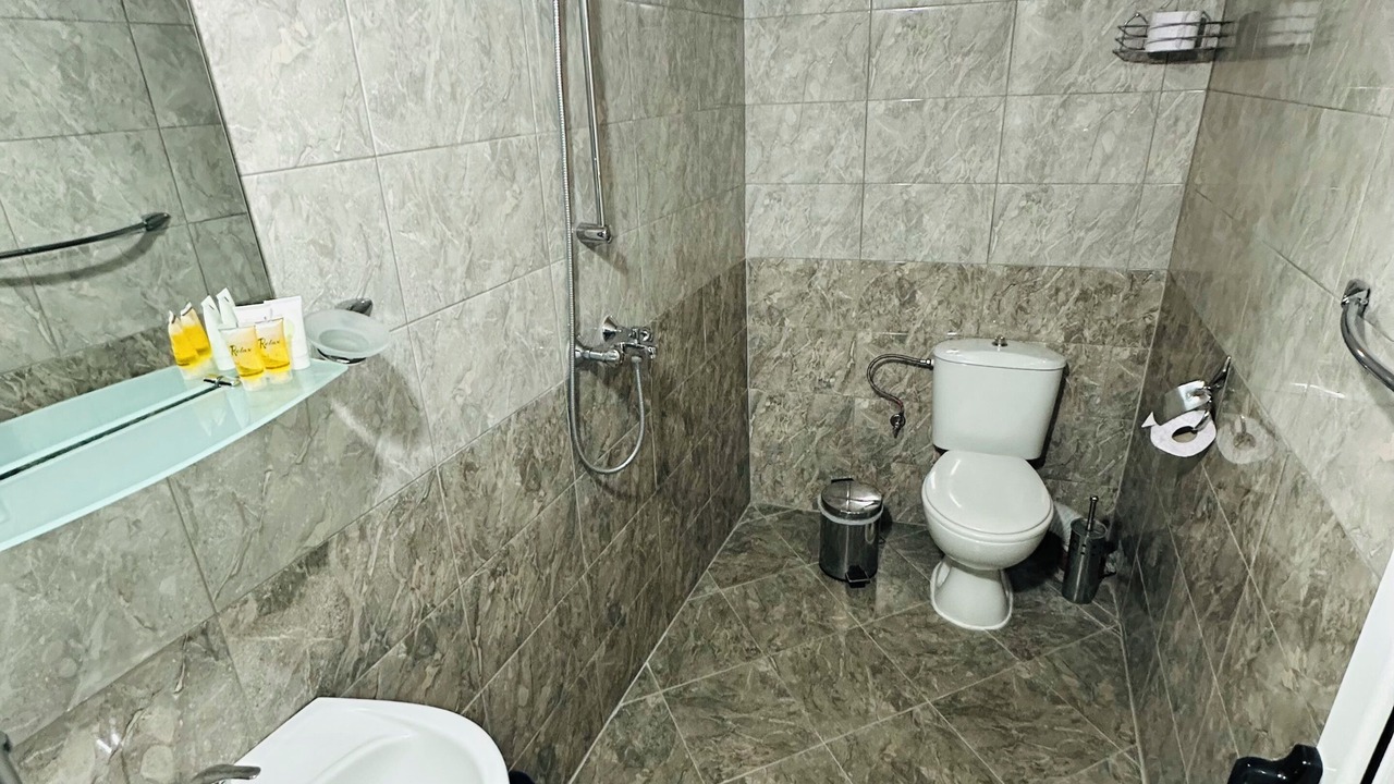 Photo of Bathroom in Shiligarnika