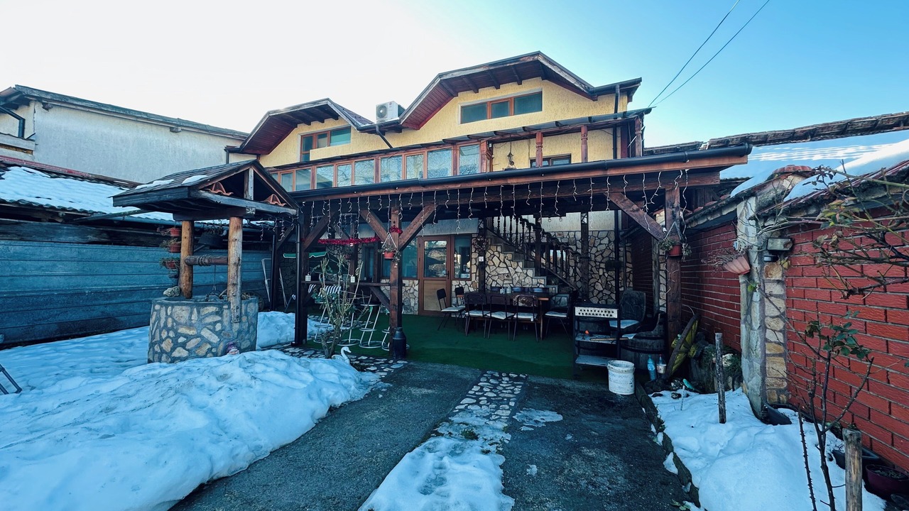Photo of Outdoor in Shiligarnika