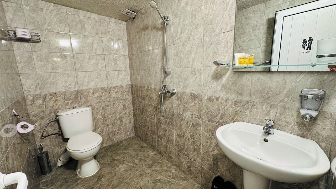 Photo of Bathroom in Shiligarnika