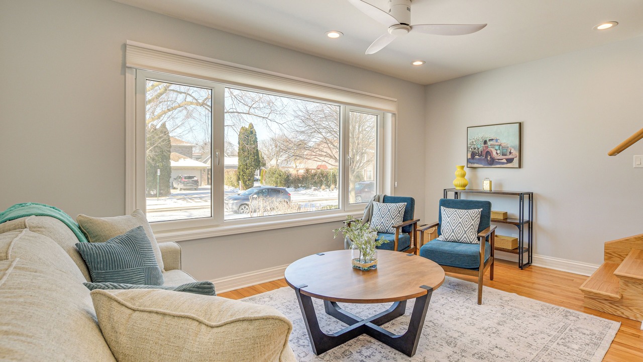 Photo of Livingroom in Evanston