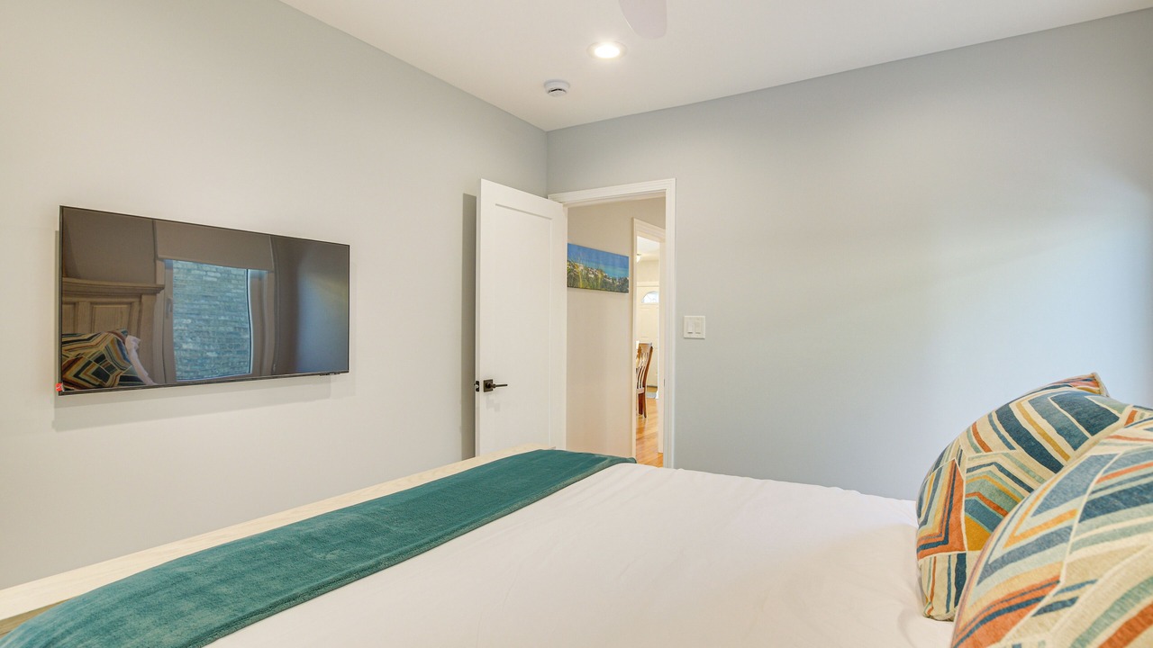 Photo of Bedroom in Evanston