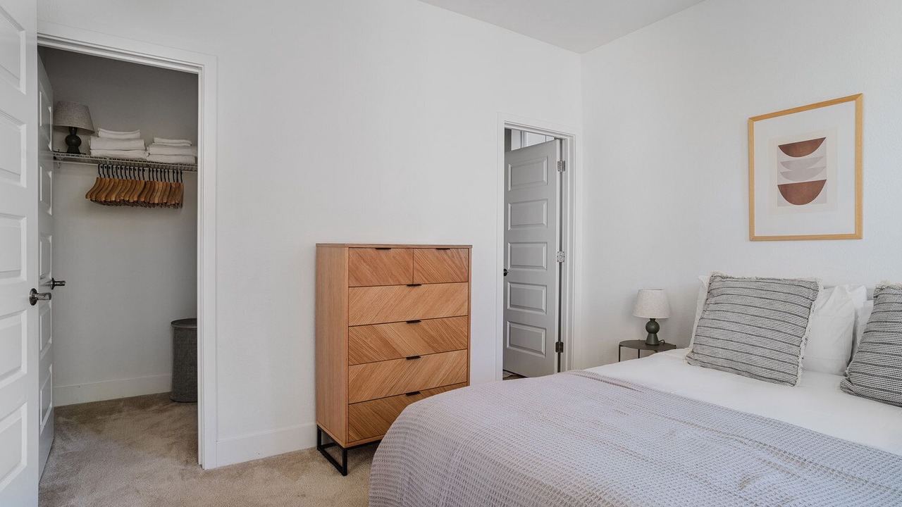Photo of Bedroom in Newark