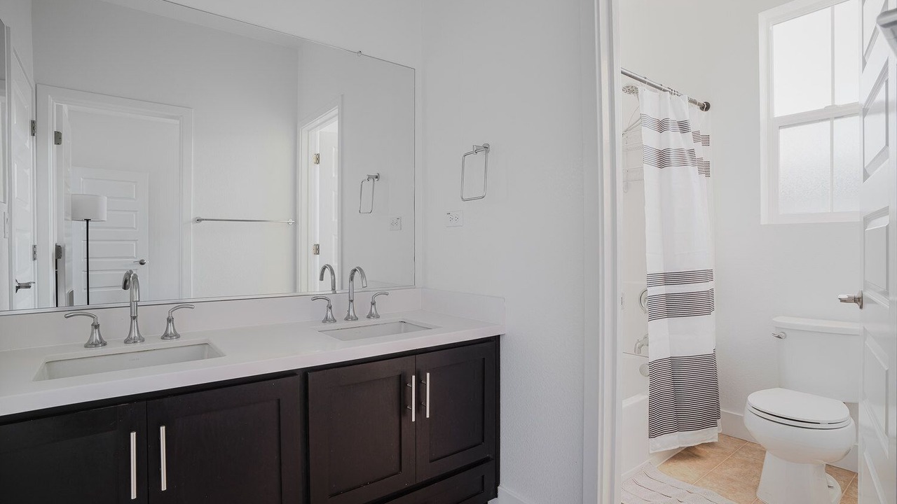 Photo of Bathroom in Newark