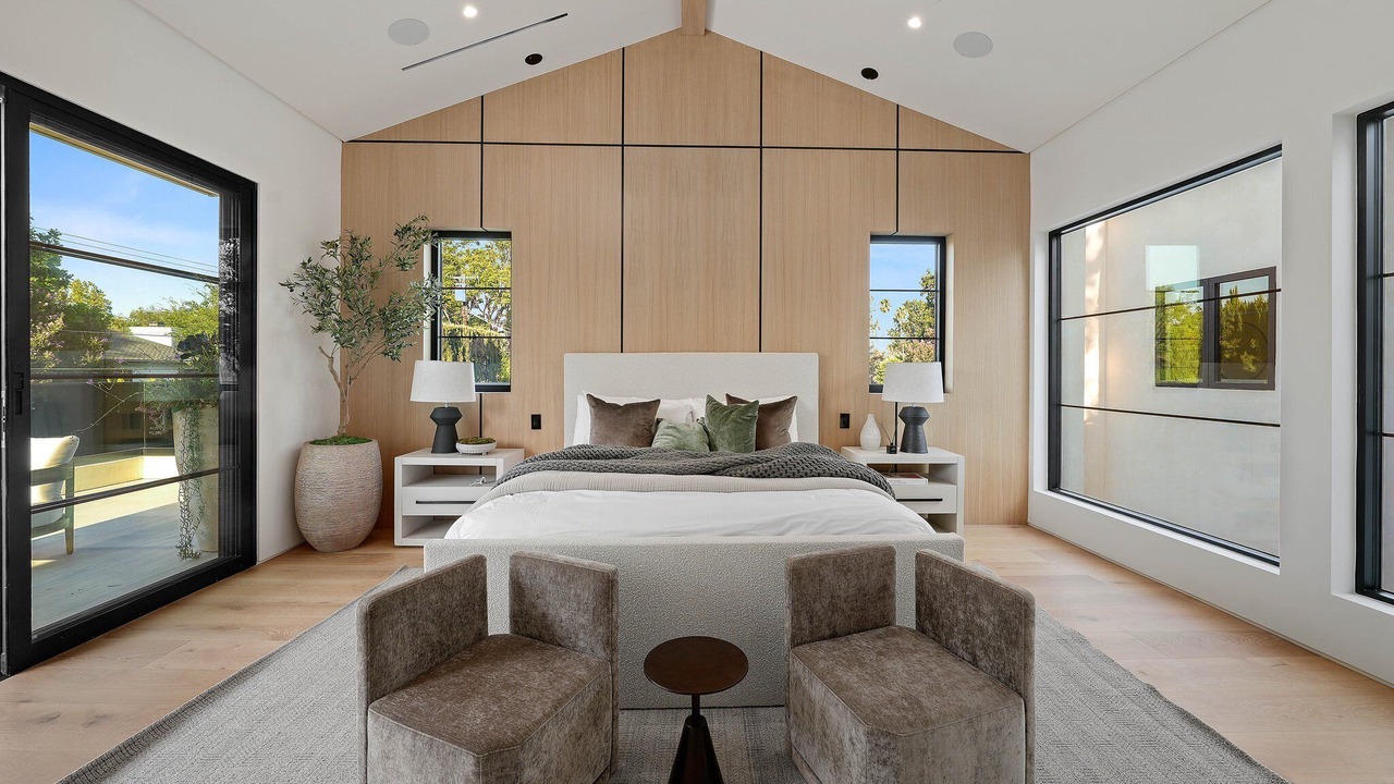 Photo of Bedroom in Valley Village