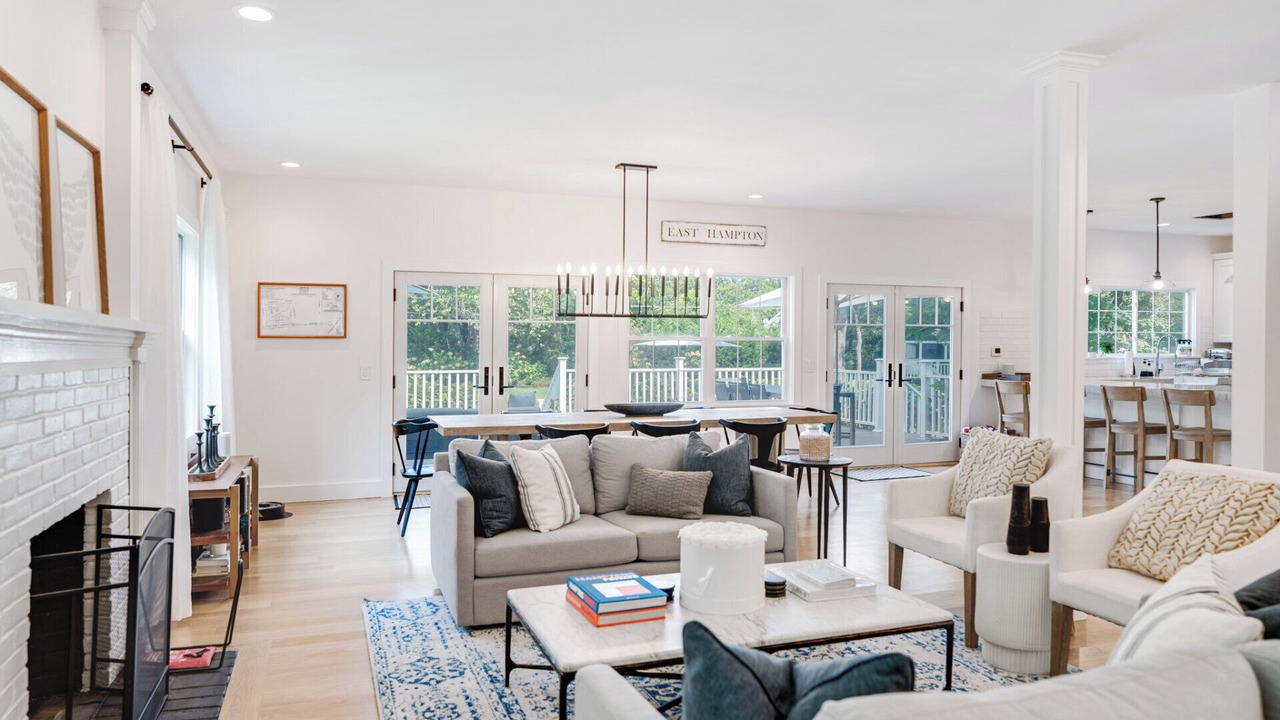 Photo of Livingroom in East Hampton North