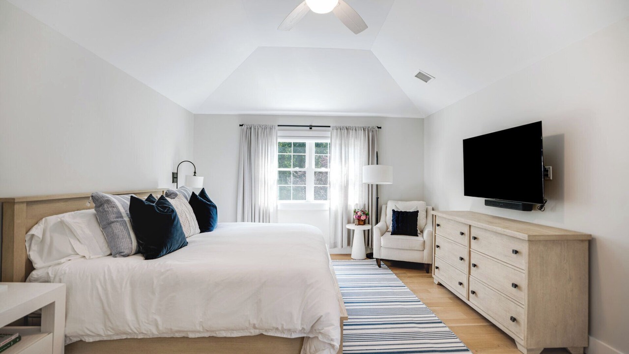 Photo of Bedroom in East Hampton North