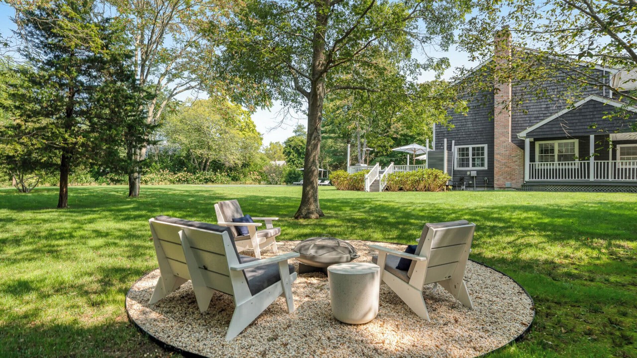 Photo of Patio Balcony in East Hampton North