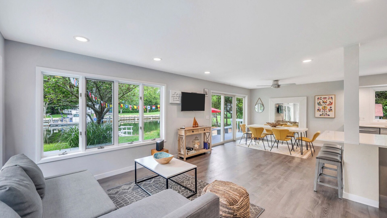 Photo of Livingroom in Southold
