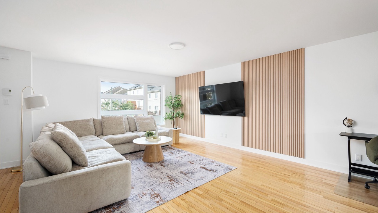 Photo of Livingroom in Laval