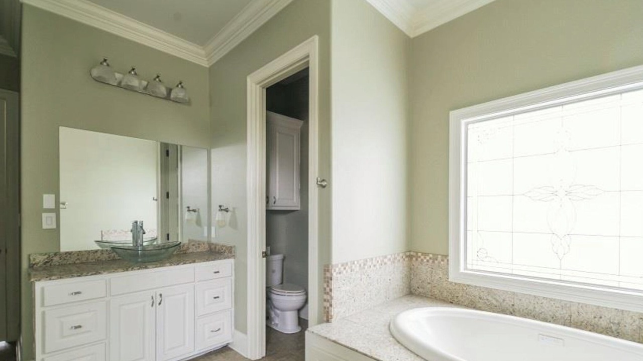 Photo of Bathroom in Sunshine