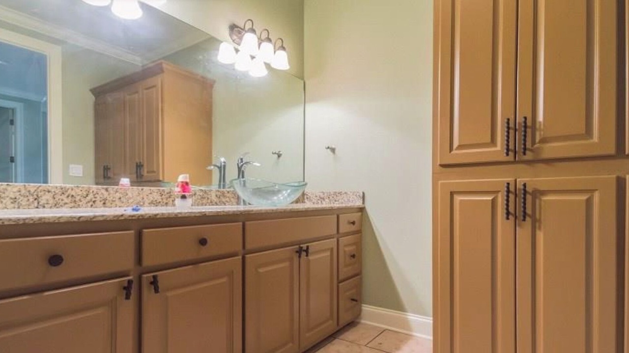 Photo of Bathroom in Sunshine