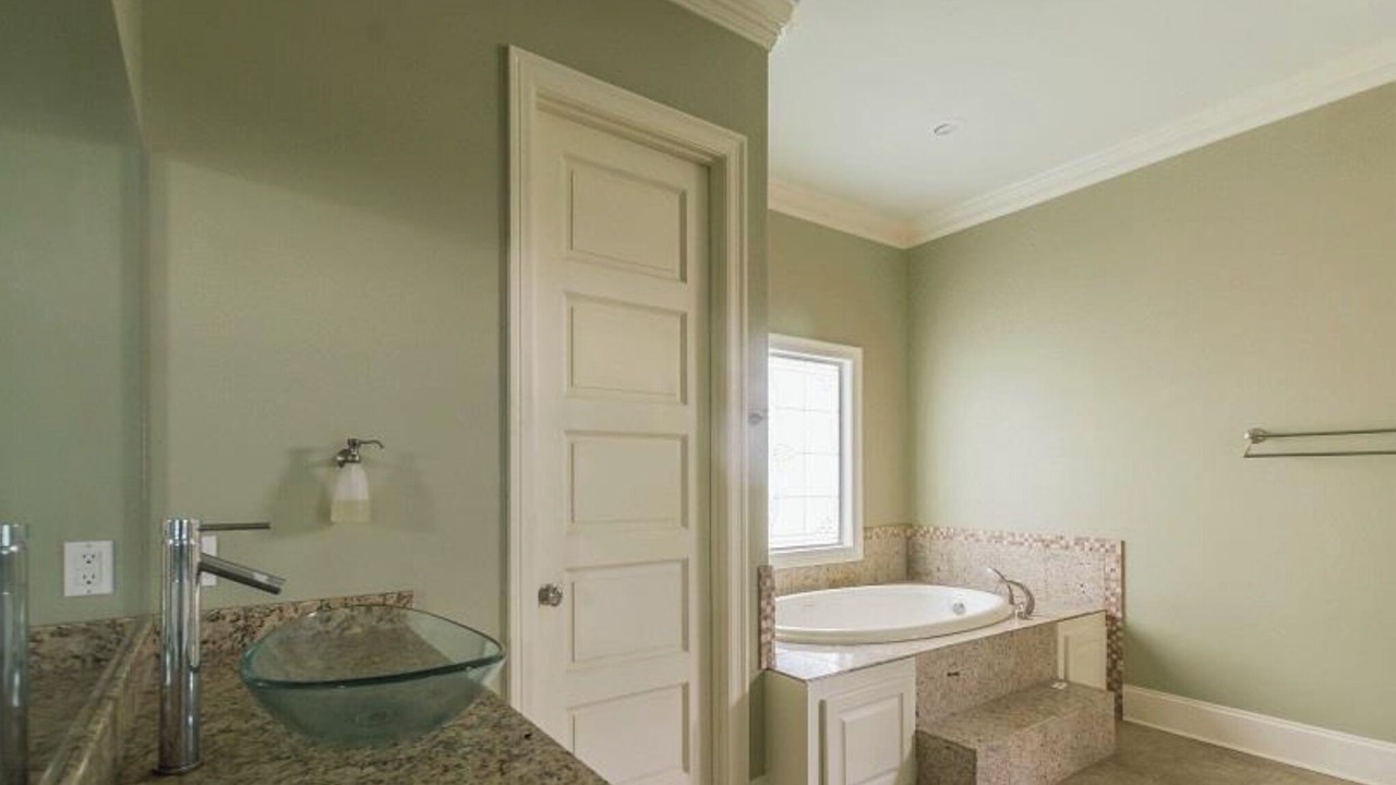 Photo of Bathroom in Sunshine
