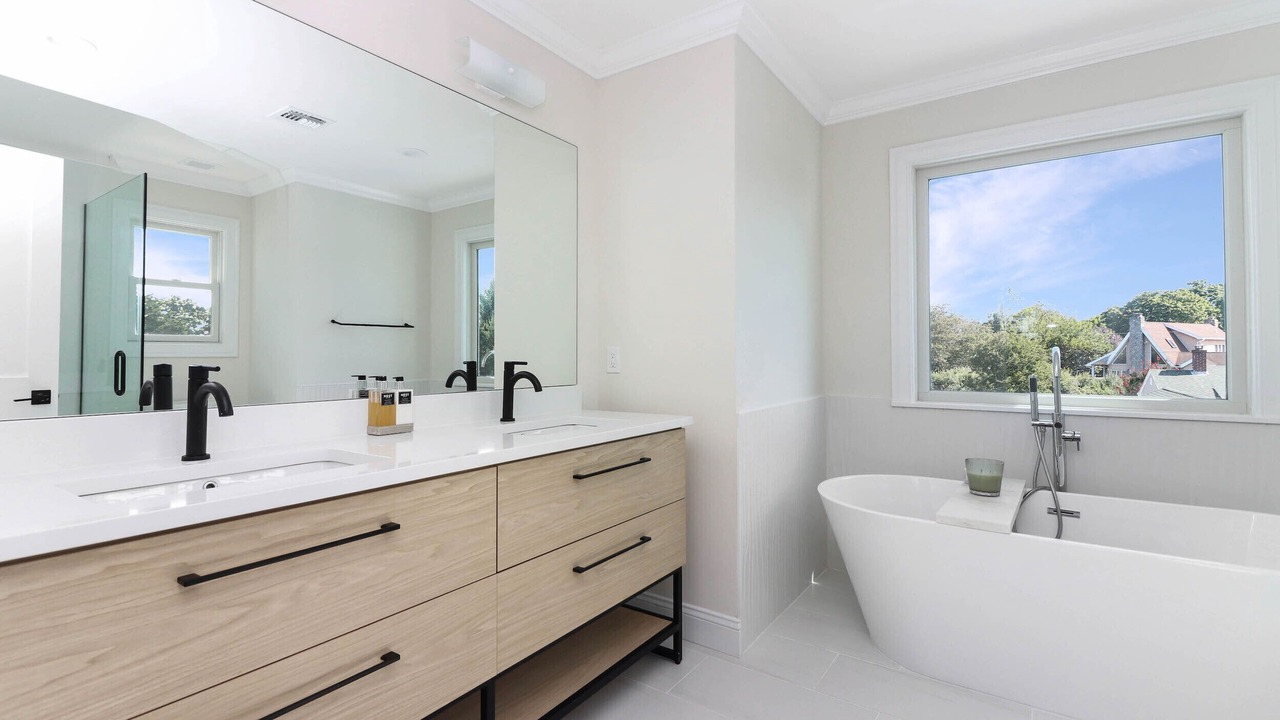 Photo of Bathroom in Greenport West
