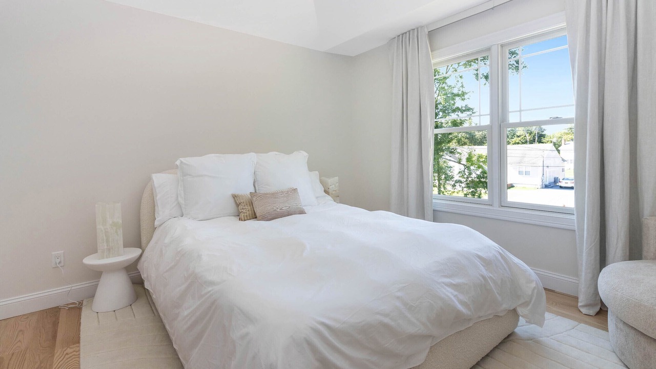 Photo of Bedroom in Greenport West