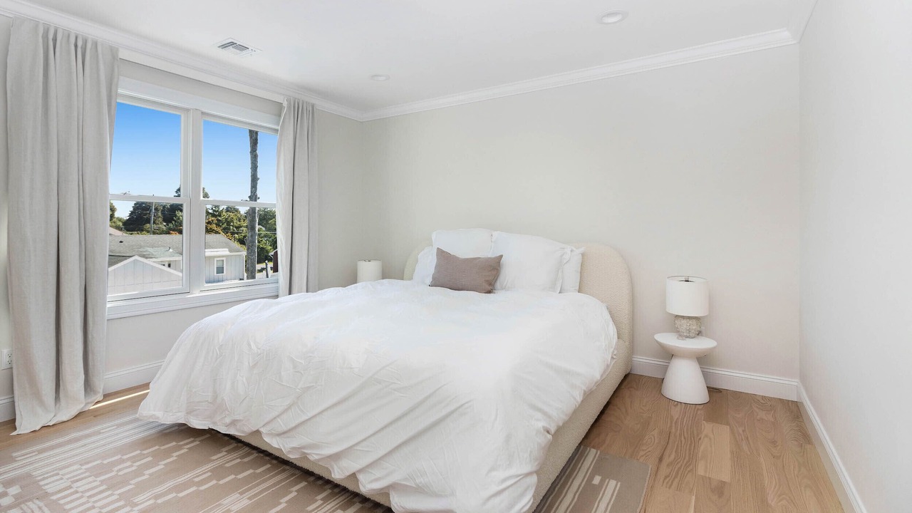Photo of Bedroom in Greenport West