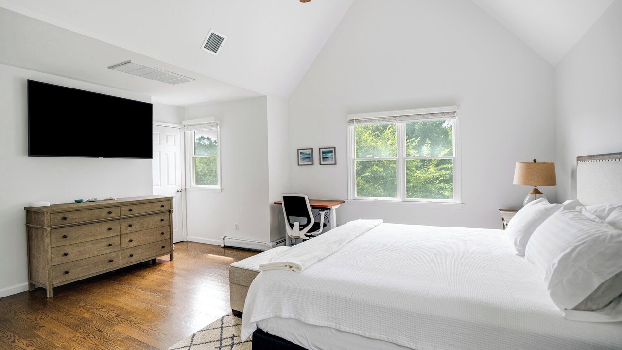 Photo of Bedroom in Greenport West