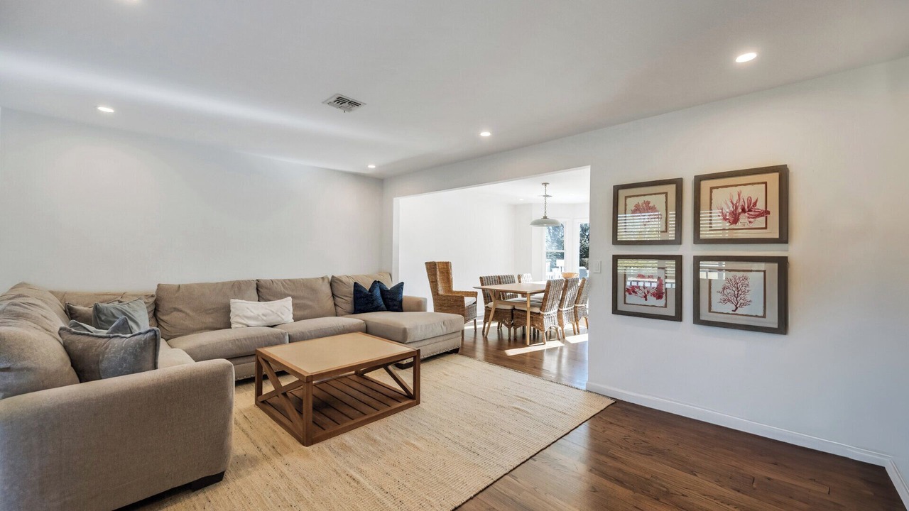 Photo of Livingroom in Greenport West