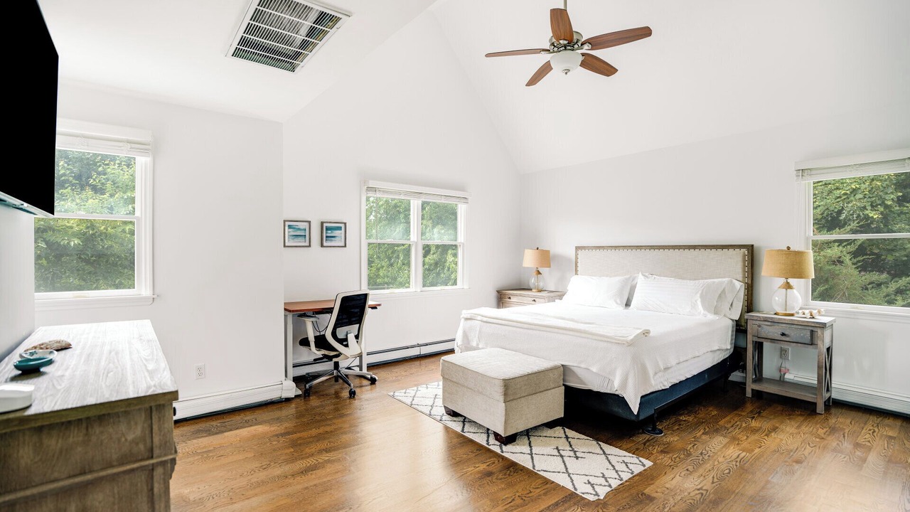 Photo of Bedroom in Greenport West