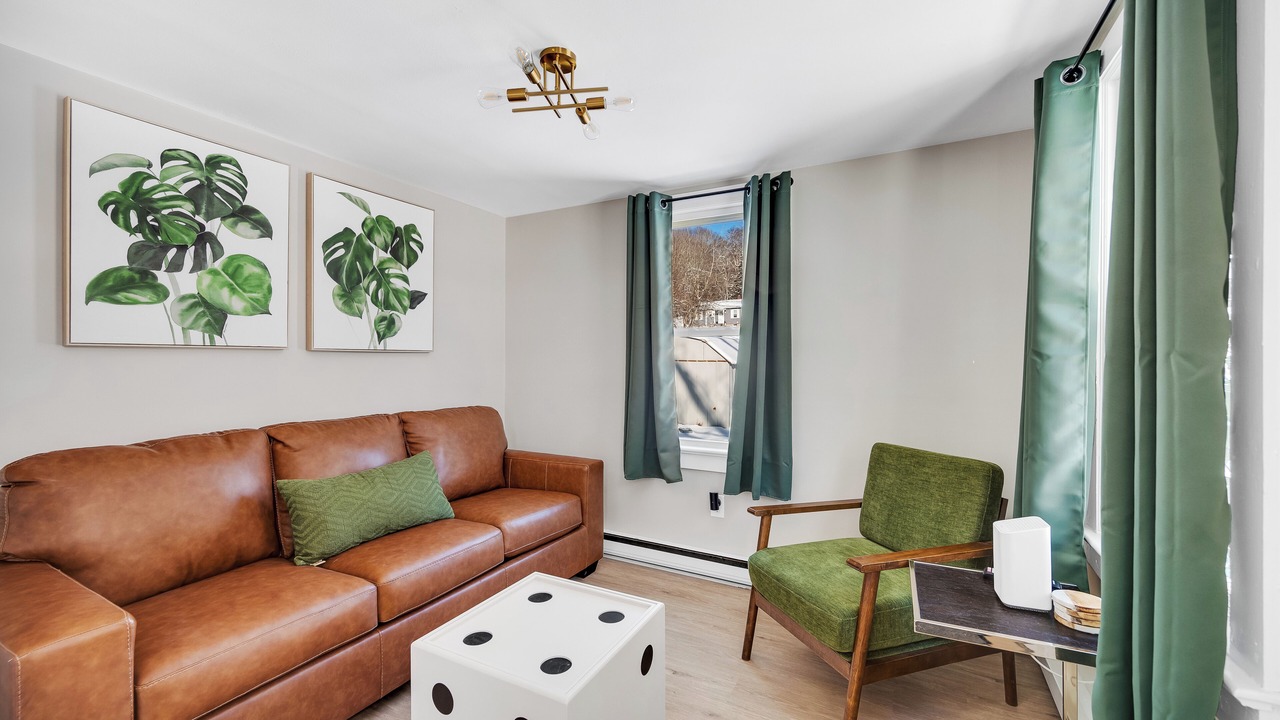 Photo of Livingroom in Montville