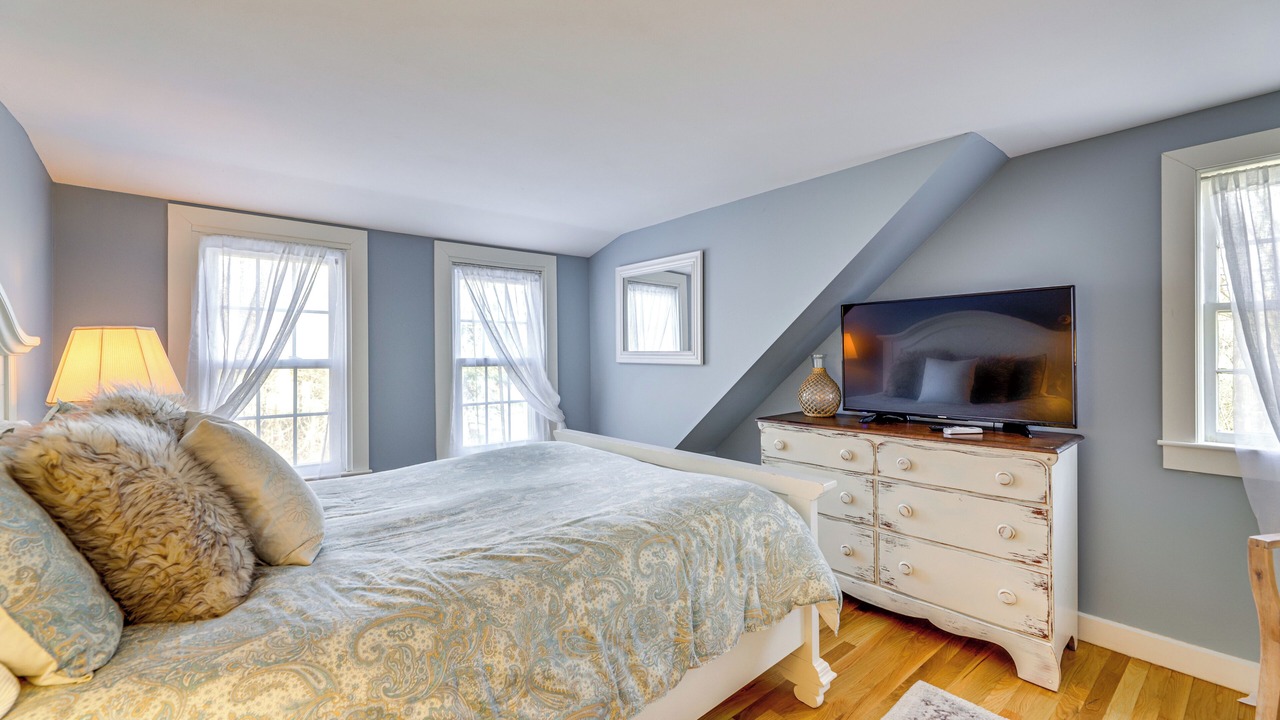 Photo of Bedroom in Old Mystic