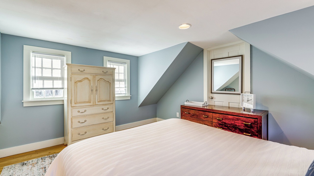 Photo of Bedroom in Old Mystic