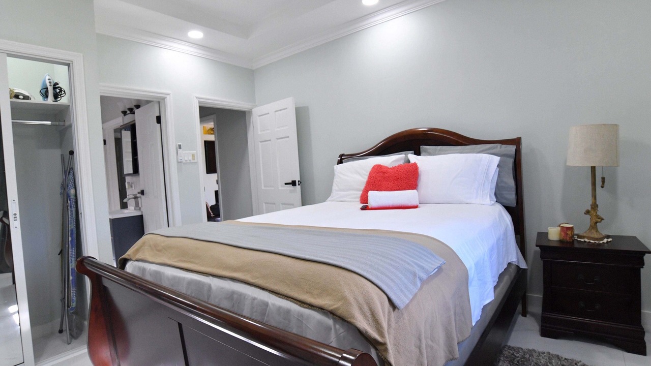 Photo of Bedroom in Hellshire