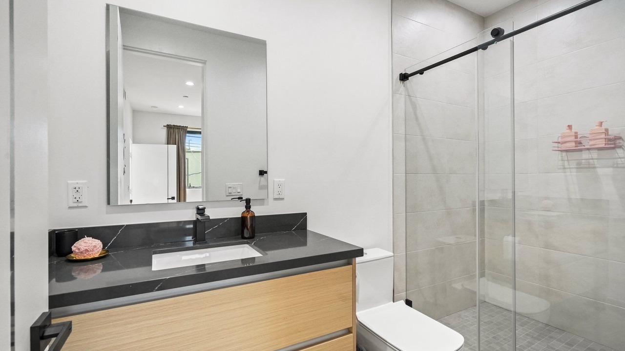 Photo of Bathroom in Mar Vista