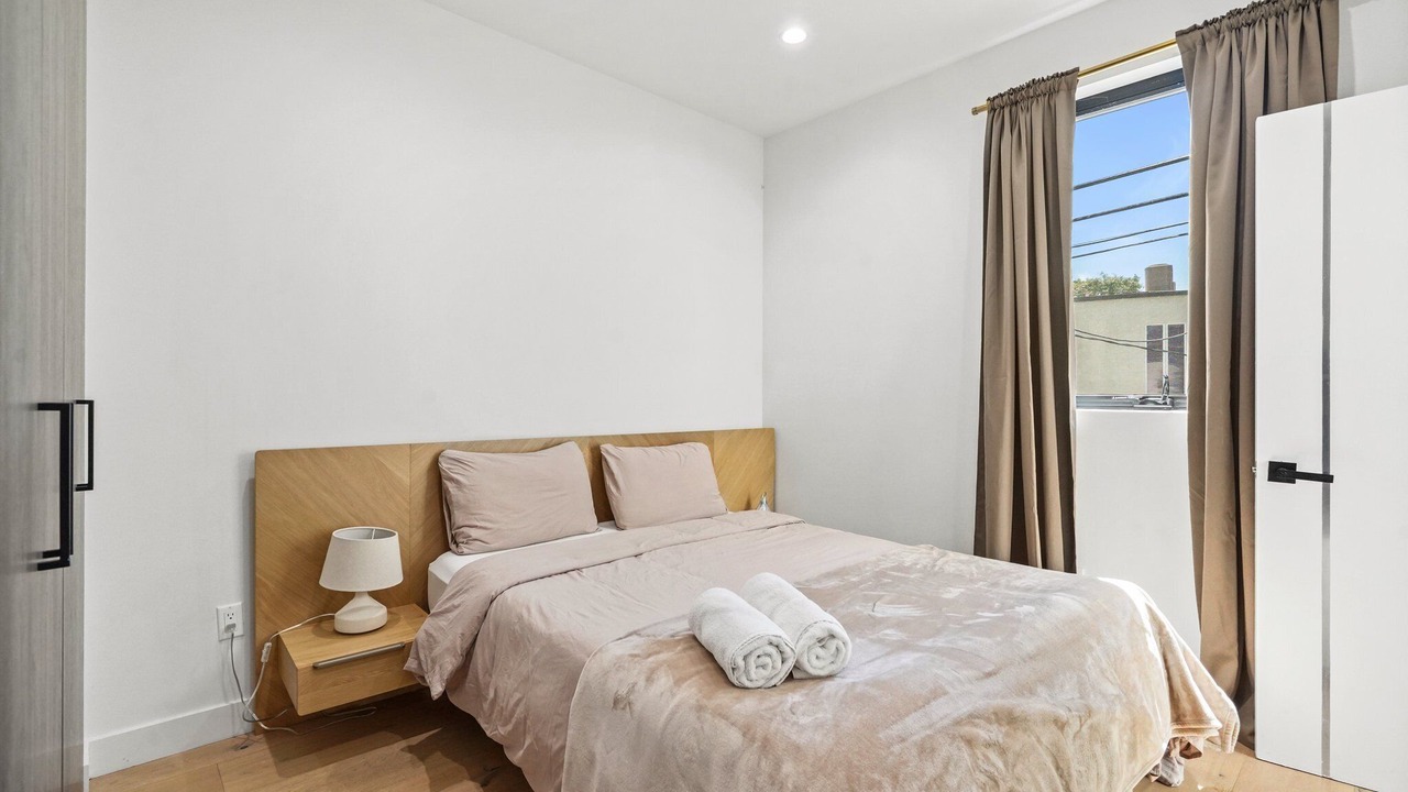 Photo of Bedroom in Mar Vista