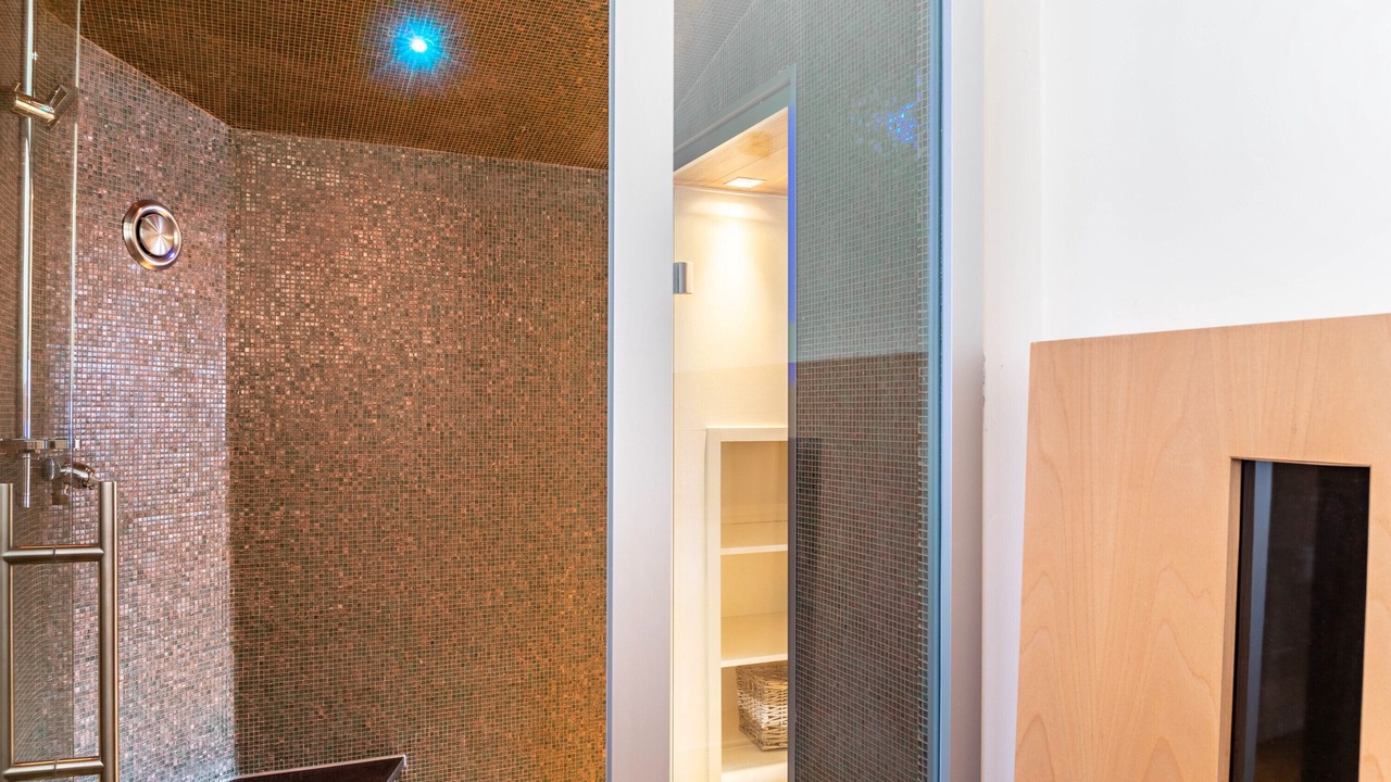 Photo of Bathroom in Seefeld Pedestrian Zone