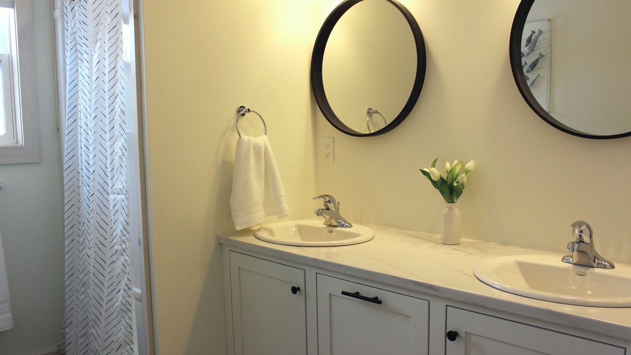 Photo of Bathroom in Darnley