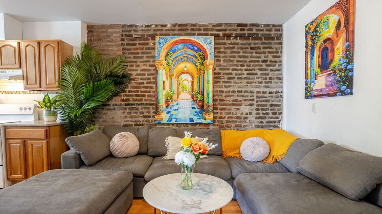 Photo of Livingroom in Shaughnessy Village