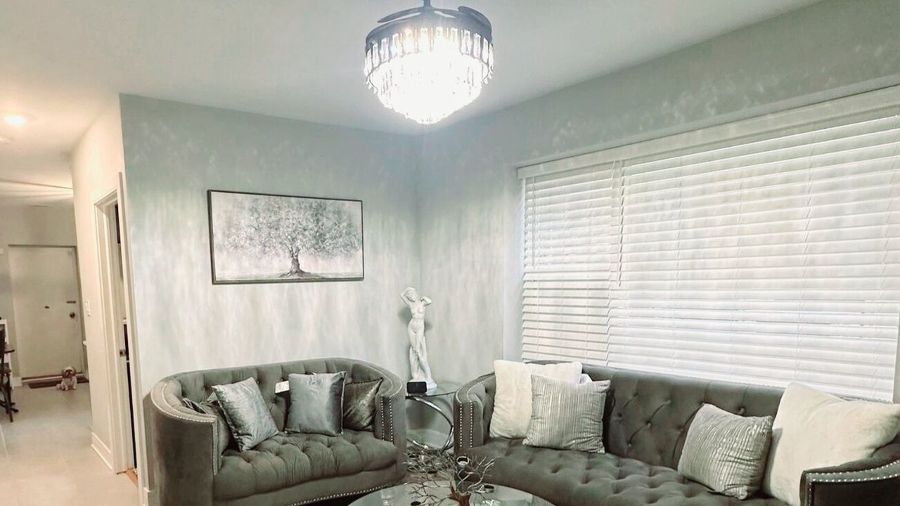Photo of Livingroom in Greater Grand Crossing