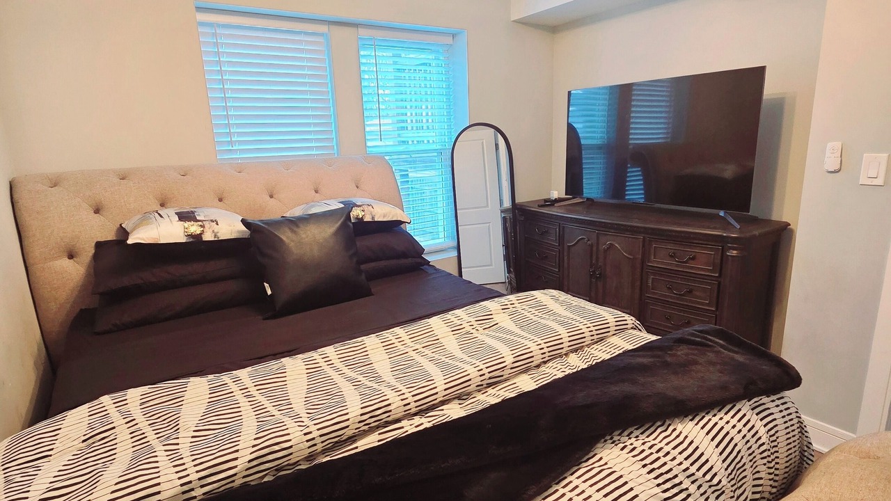 Photo of Bedroom in Greater Grand Crossing
