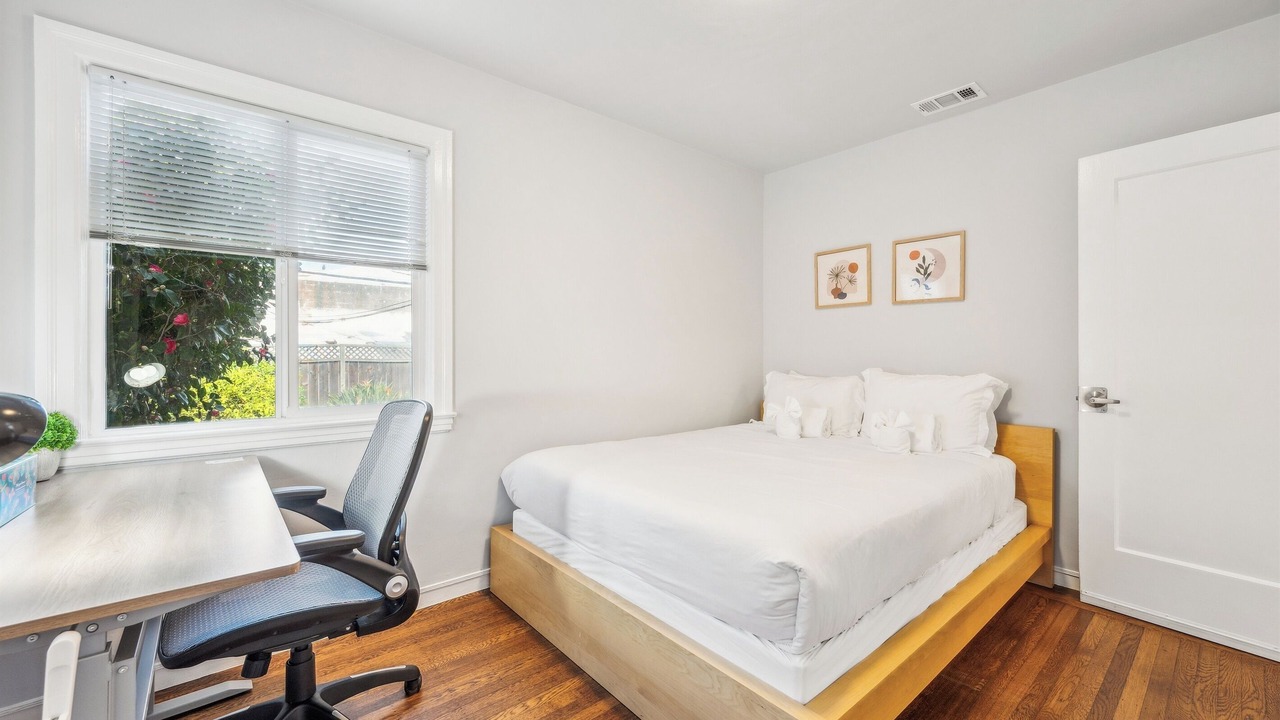 Photo of Bedroom in Burlingame