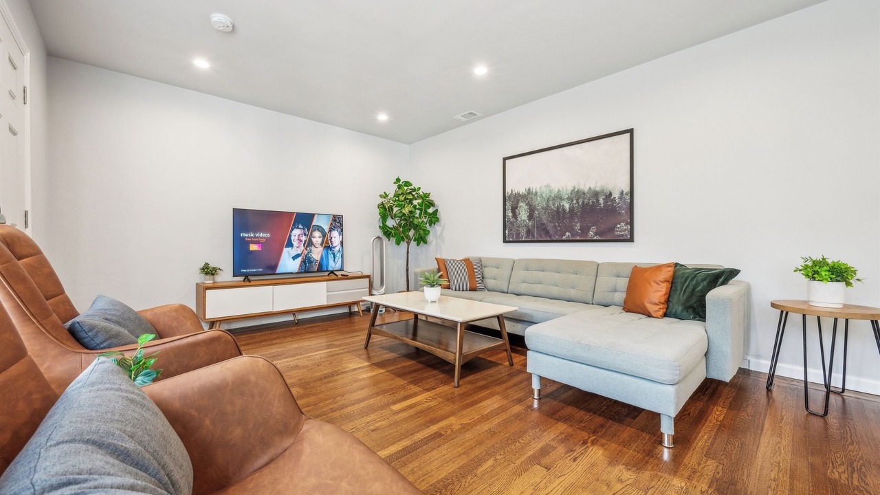 Photo of Livingroom in Burlingame