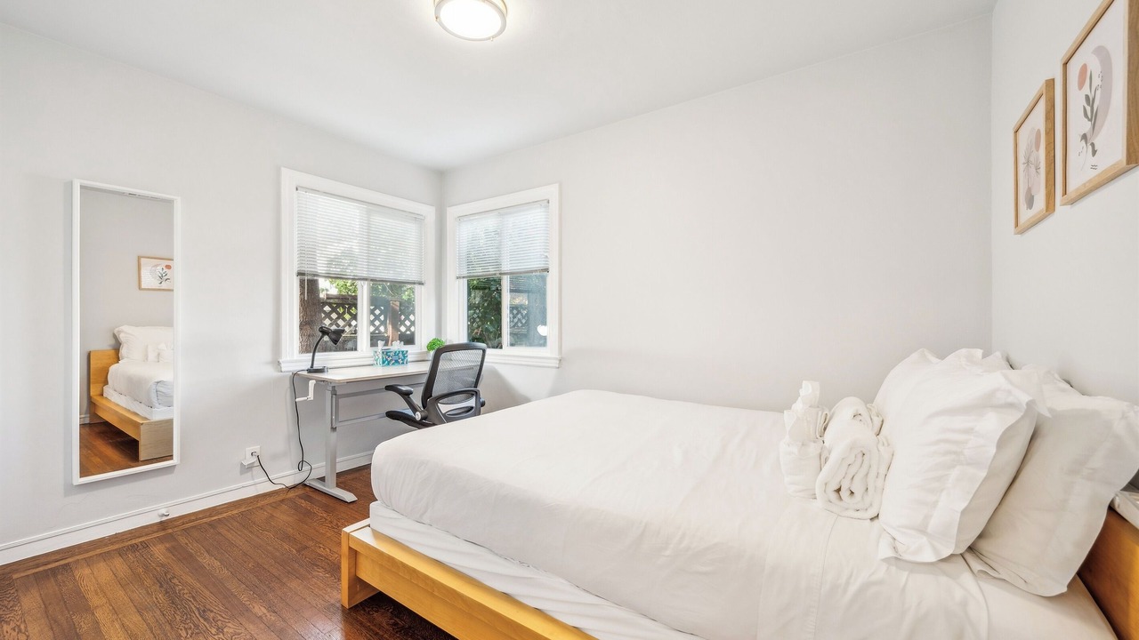 Photo of Bedroom in Burlingame