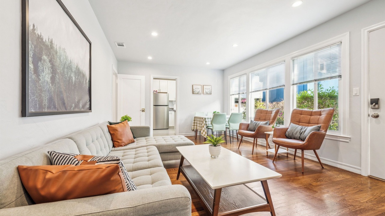 Photo of Livingroom in Burlingame