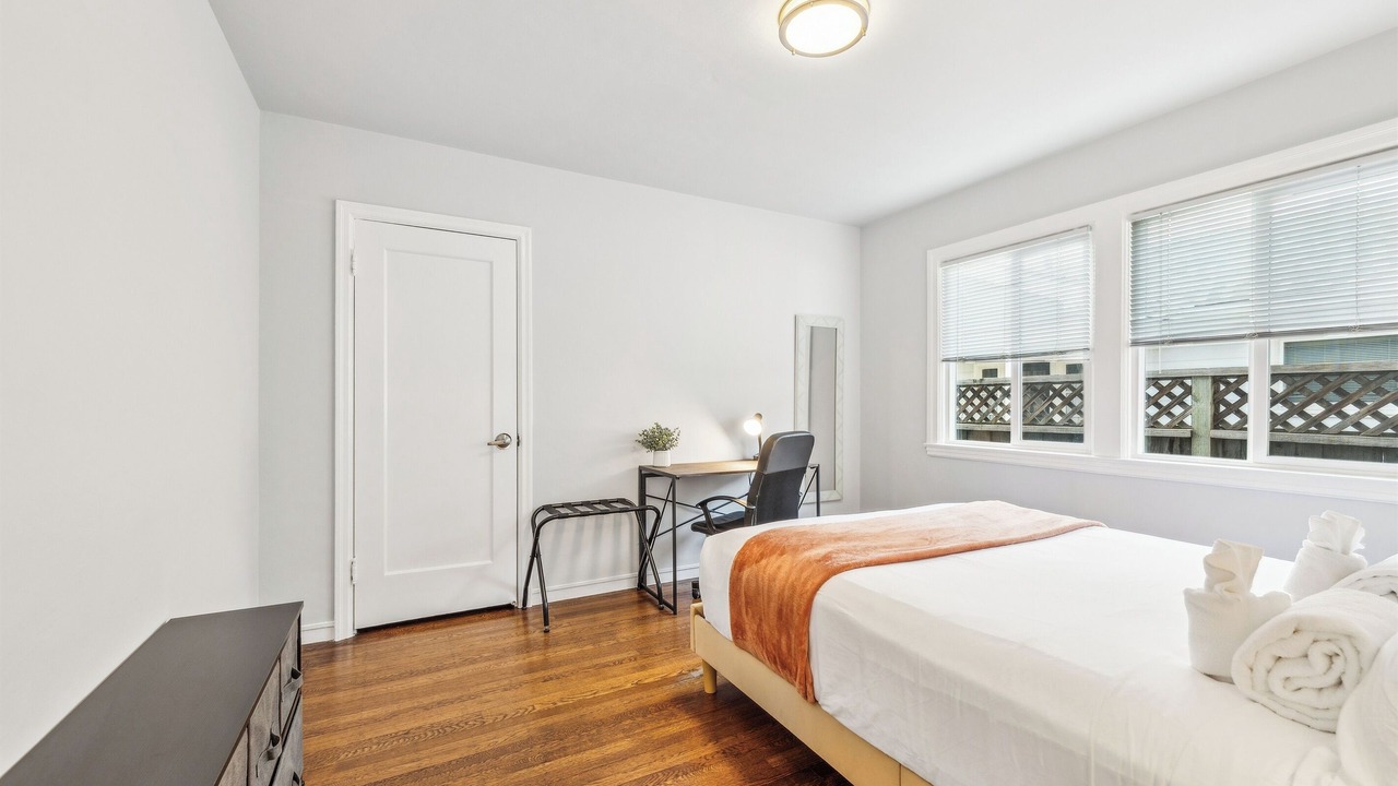 Photo of Bedroom in Burlingame