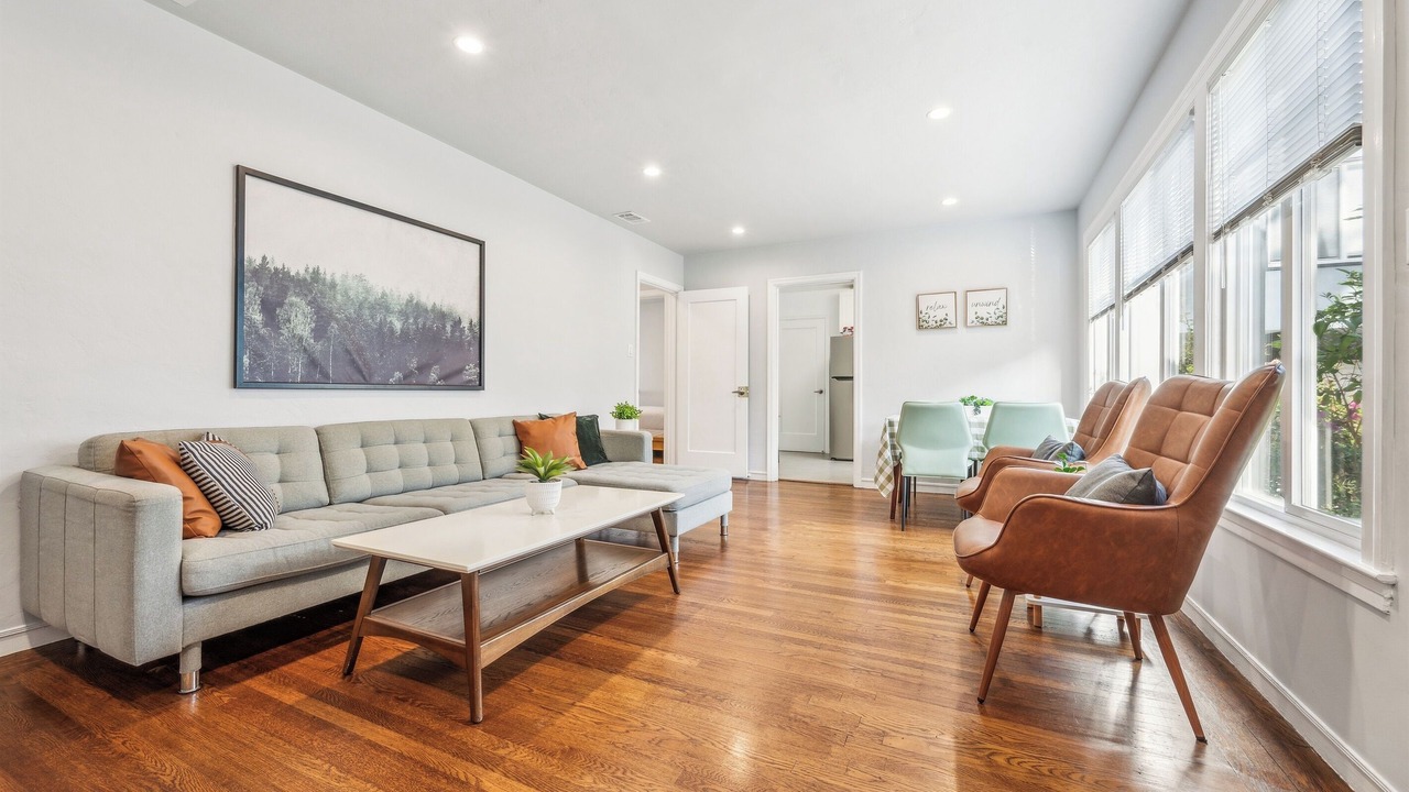 Photo of Livingroom in Burlingame