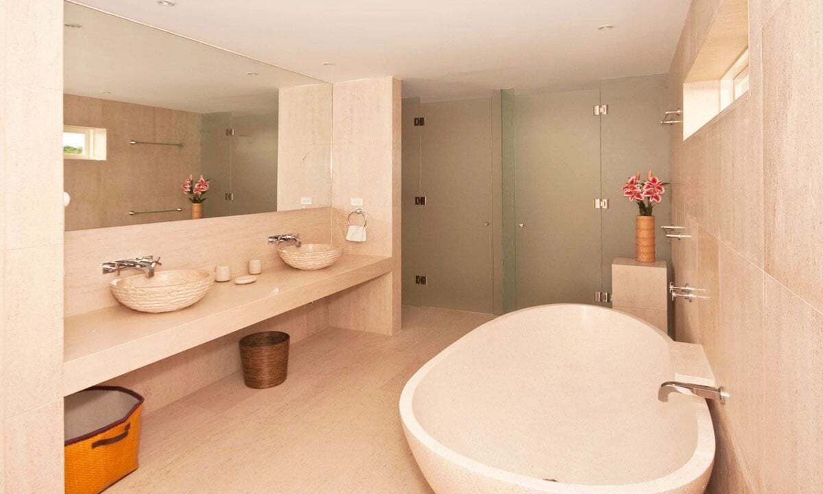 Photo of Bathroom in Merlin Bay
