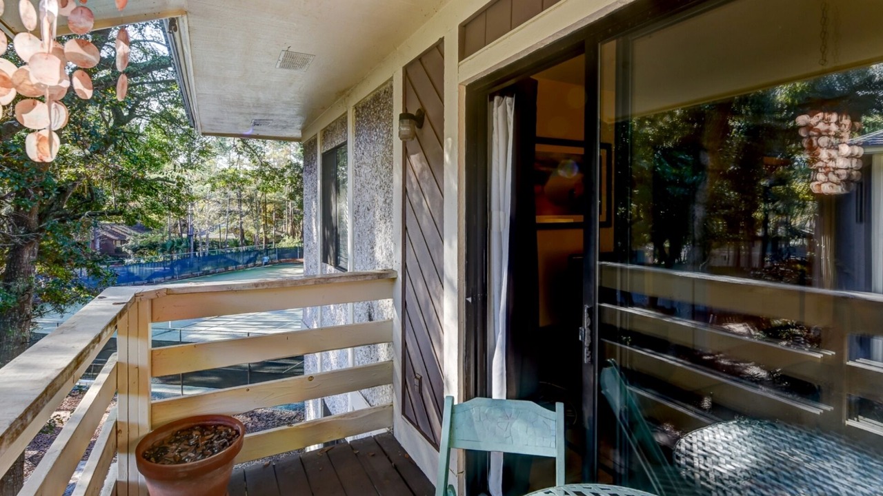 Photo of Patio Balcony in Folly Field
