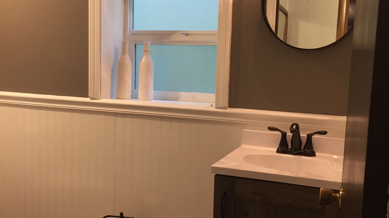 Photo of Bathroom in King