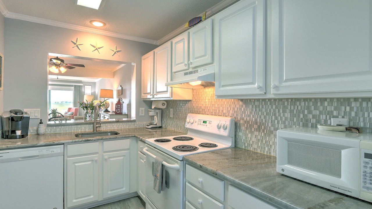Photo of Kitchen in Oceanmarsh Subdivision