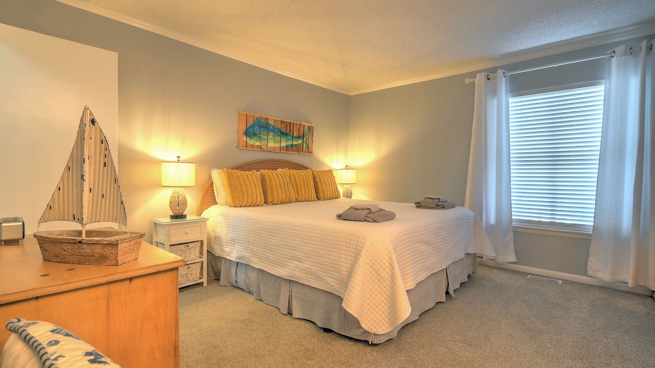 Photo of Bedroom in Oceanmarsh Subdivision