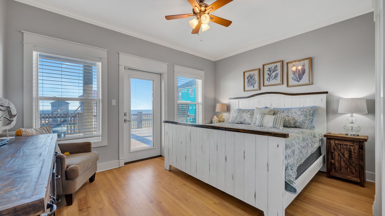 Photo of Bedroom in Crystal Beach