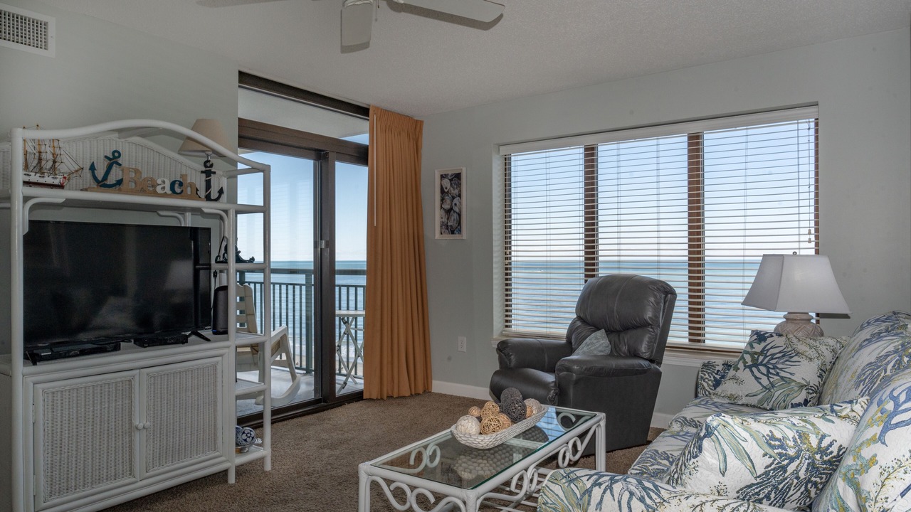 Photo of Livingroom in North Myrtle Beach
