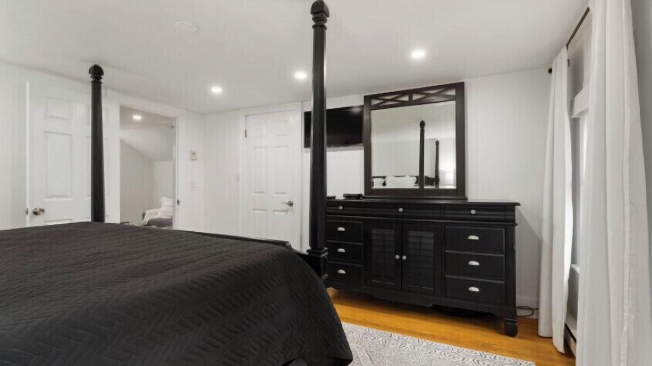 Photo of Bedroom in Hamilton