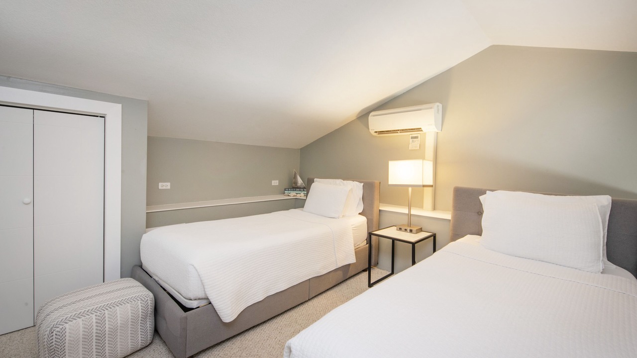 Photo of Bedroom in Seven Mile Beach