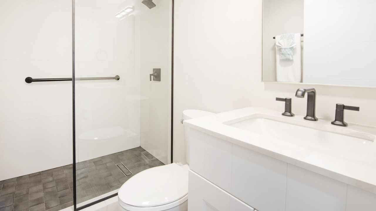 Photo of Bathroom in Seven Mile Beach