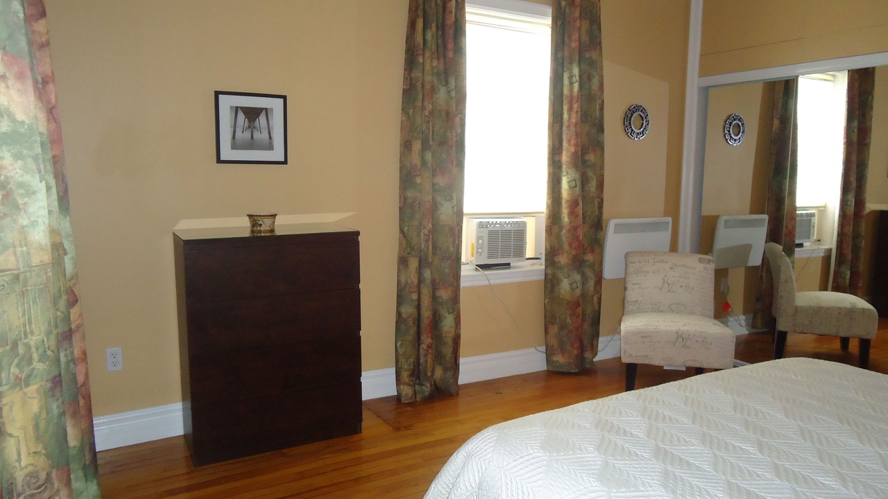 Photo of Bedroom in Queens Square